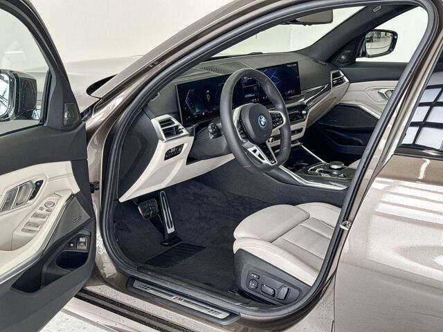 BMW 3-SERIE Touring 330e Innovation Pack M Sportpakket Pro Aut.