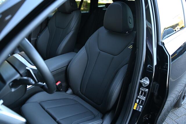 BMW 3-SERIE Touring 330e M Sport Automaat / Trekhaak / Panoramadak / Sportstoelen / Comfort Access / Achteruitrijcamera / Stoelverwarming