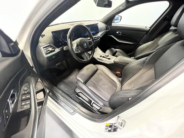 BMW 3-SERIE 320e | Navigatie/Android/Apple Carplay | M-Pakket | Sfeerverlichting | LM Velgen | Cruise Control | Airco |