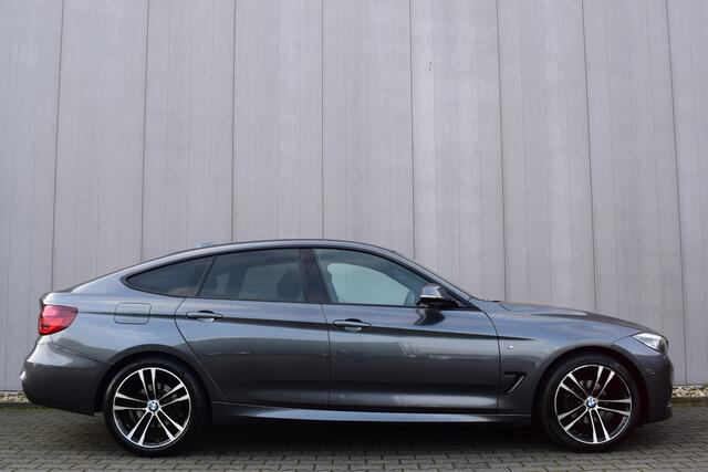 BMW 3-SERIE GT 320i XDrive High Executive M-Sport LED | Zwart Leder | Carplay | Sportstoelen | 19 Inch LMV