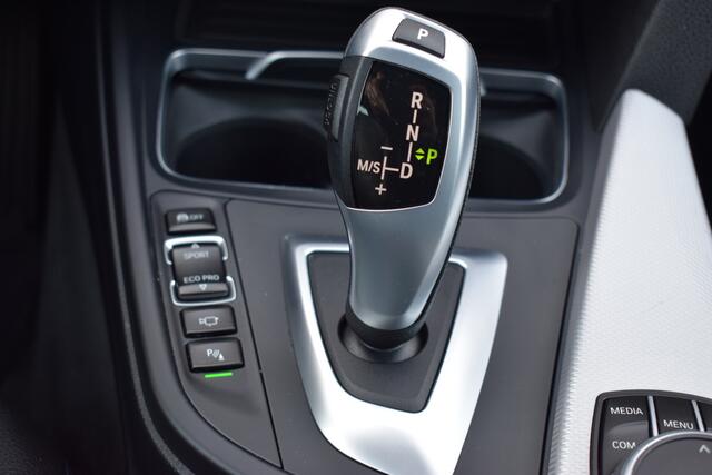 BMW 3-SERIE GT 320i XDrive High Executive M-Sport LED | Zwart Leder | Carplay | Sportstoelen | 19 Inch LMV