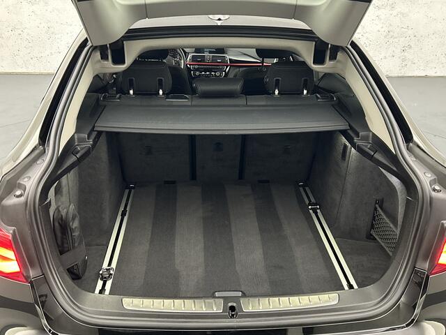 BMW 3-SERIE GT Gran Turismo 320i Executive | LED Koplampen | Adaptieve cruise control | Verwarmde Sportstoelen | Parkeersensoren