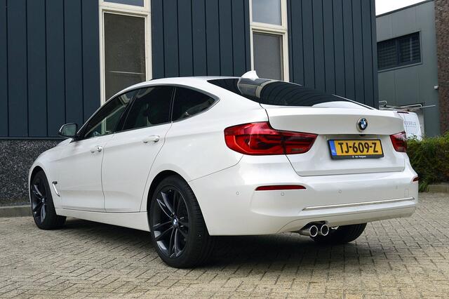BMW 3-SERIE GT Gran Turismo 320i Corporate Lease High Executive Rijklaarprijs-Garantie Panoramadak Leder Head-Up Navigatie Camera