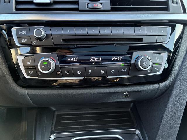 BMW 3-SERIE GT Gran Turismo 320i 8-traps Automaat High Executive | Navigatie | Panorama-Dak | Leder | ECC | 19" LM-Velgen | Camera | Parkpilot | M Pakket | Set winterbanden LMV