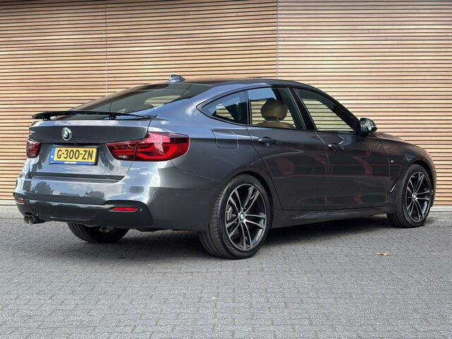 BMW 3-SERIE GT Gran Turismo 320i High Executive Edition Trekhaak wegklapbaar / Lederen bekleding / Panodak / Stoelverwarming