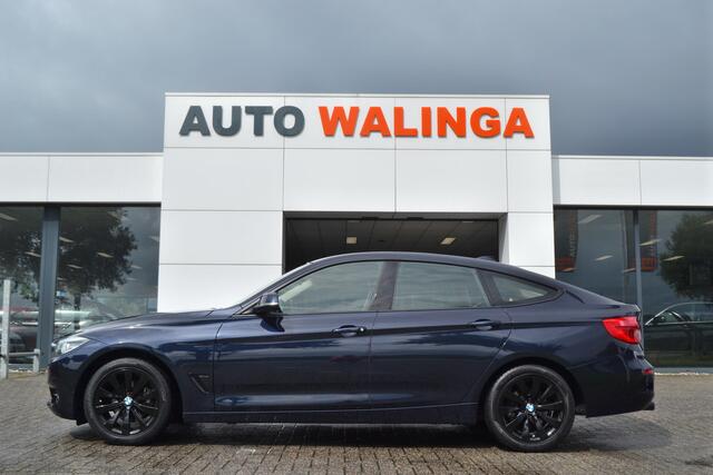 BMW 3-SERIE GT Gran Turismo Sportline | Leer | Trekahaak af Fabriek | Adaptieve Cuise | 320i High Executive Parkeerhulp v/a | DAB | Draadloosladen |
