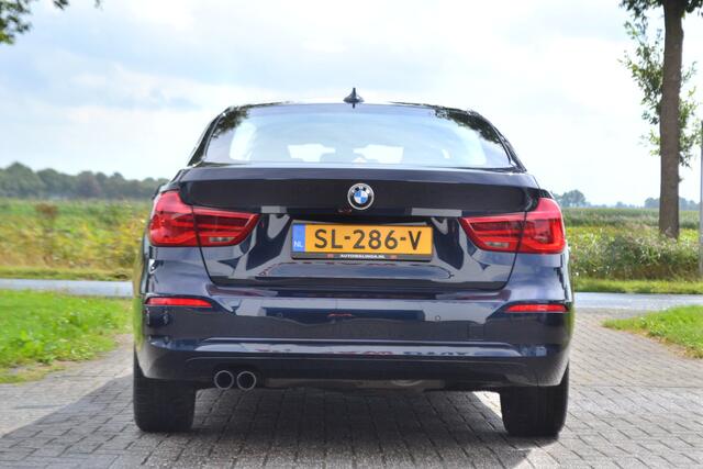 BMW 3-SERIE GT Gran Turismo Sportline | Leer | Trekahaak af Fabriek | Adaptieve Cuise | 320i High Executive Parkeerhulp v/a | DAB | Draadloosladen |