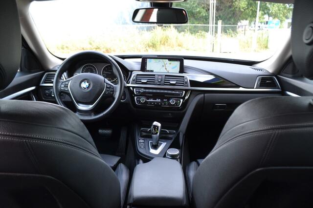 BMW 3-SERIE GT Gran Turismo Sportline | Leer | Trekahaak af Fabriek | Adaptieve Cuise | 320i High Executive Parkeerhulp v/a | DAB | Draadloosladen |