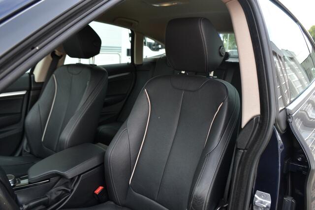 BMW 3-SERIE GT Gran Turismo Sportline | Leer | Trekahaak af Fabriek | Adaptieve Cuise | 320i High Executive Parkeerhulp v/a | DAB | Draadloosladen |