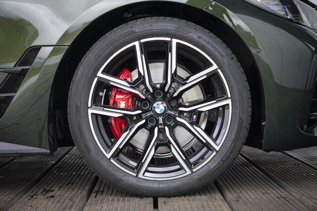BMW 4-SERIE Gran Coupe 420i High Executive M Sportpakket Pro / Harman Kardon / Elektrisch bediend glazen schuif-/kanteldak/ M Koplampen Shadow Line