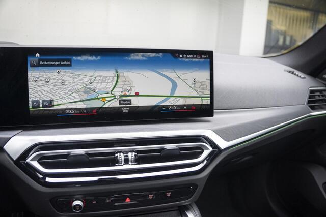BMW 4-SERIE Gran Coupe 420i High Executive M Sportpakket Pro / Harman Kardon / Elektrisch bediend glazen schuif-/kanteldak/ M Koplampen Shadow Line