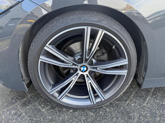 BMW 4-SERIE Cabrio 420d High Executive M-Sport | Camera | 19 Inch Lichtmetalen Velgen | Lederen Bekleding | Dealer Onderhouden |