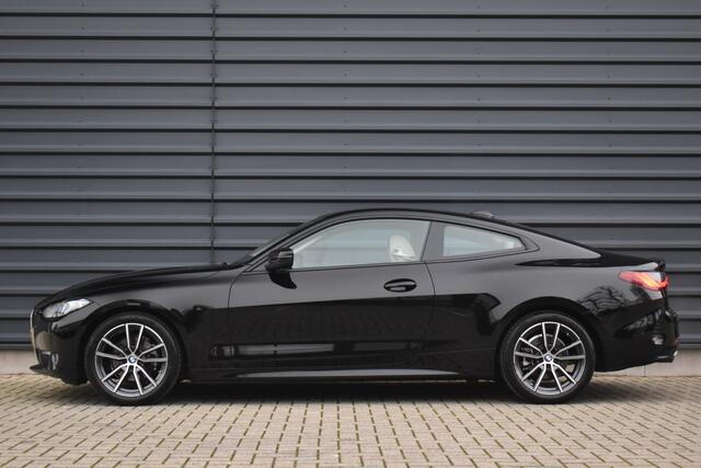 BMW 4-SERIE Coupé 420i High Executive | Laserlight | Camera | CarPlay | Lederen Sportstoelen | Dealer Onderhouden |