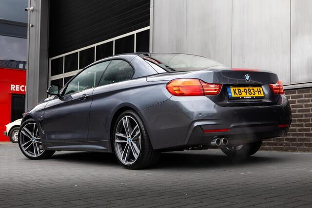BMW 4-SERIE Cabrio 430i 252 pk Centennial High Executive M-Sportpakket / NL-Auto/ Dealer.ond/ Nek.Verw. / Harman&Kardon/ Head-Up/ Camera/ Sportstoelen/ Stoel.Verw/ 19'' LMV