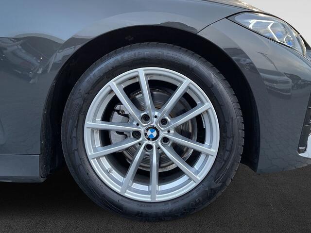 BMW 4-SERIE Cabrio 420i M-Sport ACC Head-Up Live Cockpit Sportstoelen Stoelverwarming Stuurverwarming