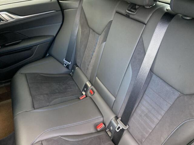 BMW 4-SERIE Gran Coupé 420d M-Sport ACC Live Cockpit Sportstoelen Stoelverwarming