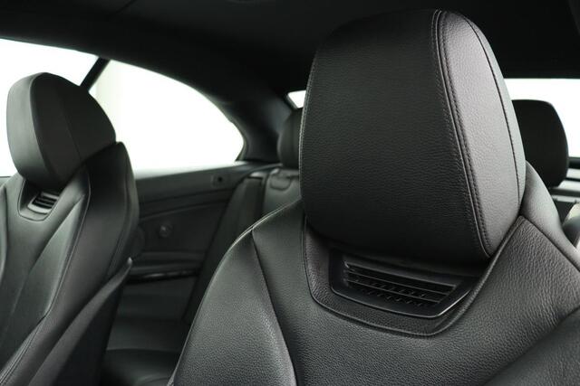 BMW 4-SERIE Cabrio 440i M Sport | Stoel & stuurverwarming | Head-Up | Leder | Camera | Nekverwarming | Trekhaak | Harman/Kardon | Adaptief LED | Keyless | Navigatie
