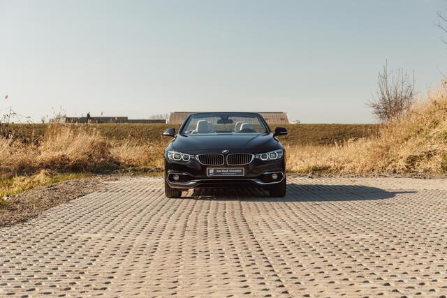 BMW 4-SERIE Cabrio 420i High Executive / Automaat / NL-Auto / 184 PK / Dealer-Onderhouden / Vol-Leder / Stoelverwarming / Nekverwarming / Elektr.- Stoelen met Geheugen / Cruise-Control / Climate-Control / Dodehoek-Detectie / LED / Radio-Bluetooth / Navi / Elektr.-Ach