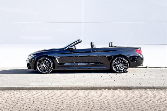 BMW 4-SERIE Cabrio 440i High Executive Stuurwielrand Verwarming / Adaptief M-Onderstel / Comfort Acces / Surround View / Stoelverwarming / Air Collar / Active Cruis Control / Adaptieve Led / Driving Assistant / Harman Kardon / Head Up