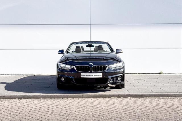 BMW 4-SERIE Cabrio 440i High Executive Stuurwielrand Verwarming / Adaptief M-Onderstel / Comfort Acces / Surround View / Stoelverwarming / Air Collar / Active Cruis Control / Adaptieve Led / Driving Assistant / Harman Kardon / Head Up