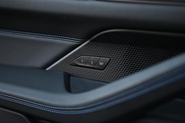 BMW 4-SERIE Coupé 430i High Executive M Sport Automaat / Panoramadak / Head Up Display / Memory / Camera / Hifi / 19"LM-velgen