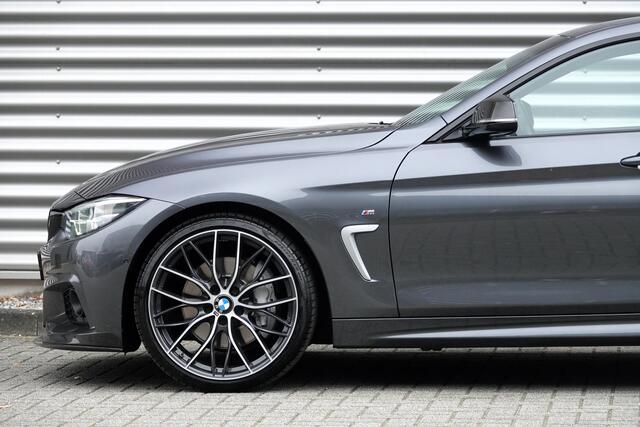 BMW 4-SERIE Gran Coupé 440i High Executive M-Sport | M Performance Kit | AL Carbon | H&K | Camera | Keyless | DAB |