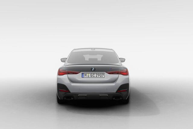 BMW 4-SERIE Gran Coupé M440i xDrive | M Sportpakket Pro | Stuurwielrand verwarmd