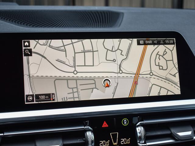 BMW 4-SERIE Gran Coupé M440i X-DRIVE | 374 PK | NL-AUTO | M-SPORT | ACTIVE CRUISE | SPORT-BRAKE | M-SPORT DFFERENTIAL | PANORAMADAK | MEMORY SEATS | AMBIANCE INTERIEUR | BMW LASER LIGHT | 360 CAMERA | HEAD-UP | DAB+ | HARMAN/KARDON | SHADOW-LINE