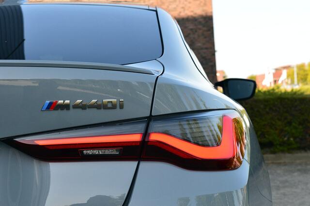 BMW 4-SERIE Gran Coupé M440i xDrive Business Edition Plus Rijklaarprijs-Garantie Schuifdak M Stoelen Laser Camera