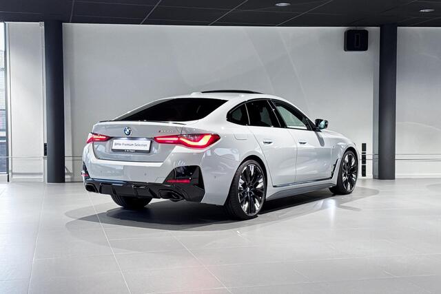 BMW 4-SERIE Gran Coupé M440i High Executive | M Sport Pro | Glazen schuif-/kanteldak | Harman Kardon | Stoelverwarming |