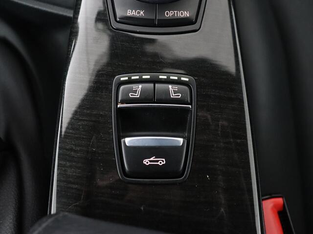 BMW 4-SERIE Cabrio 430i Luxury Line | Leder | Stoelverwarming | Nekverwarming | Harman/Kardon | DAB | Stuurverwarming | Full LED | Navigatie | Climate control | Bluetooth | Cruise control