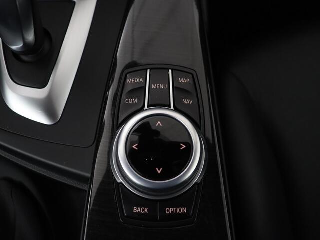 BMW 4-SERIE Cabrio 430i Luxury Line | Leder | Stoelverwarming | Nekverwarming | Harman/Kardon | DAB | Stuurverwarming | Full LED | Navigatie | Climate control | Bluetooth | Cruise control