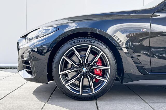 BMW 4-SERIE Gran Coupé 420i High Executive M Sportpakket Pro / Harman Kardon / Glazen Schuifdak / Comfort Access / Elektrisch Verstelbare Stoelen / Adaptieve Cruise / Comfort Acces / 19 Inch