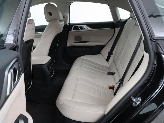 BMW 4-SERIE Gran Coupé 420i Edition Plus | Trekhaak | Stoelverwarming | Memory | Carplay | Leder | Navigatie | Camera | Achterbankverwarming | Keyless | Full LED | Sportstoelen