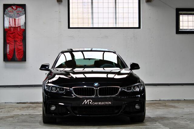 BMW 4-SERIE Coupé 420i High Executive | M-Sport | Schuifdak | Head-Up | Camera | 1e eigenaar | NL auto |