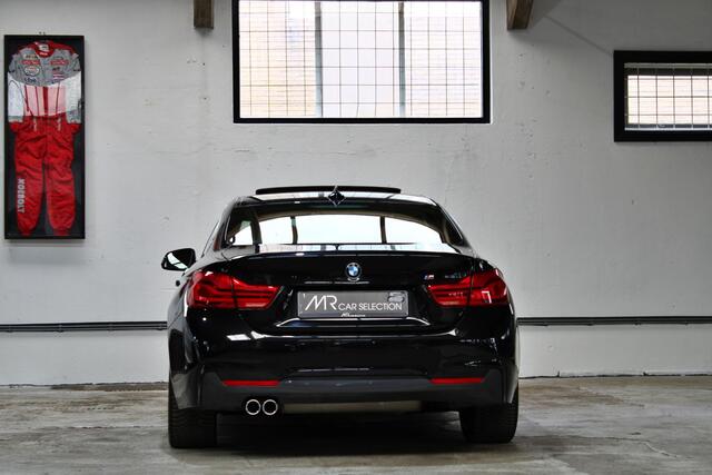 BMW 4-SERIE Coupé 420i High Executive | M-Sport | Schuifdak | Head-Up | Camera | 1e eigenaar | NL auto |