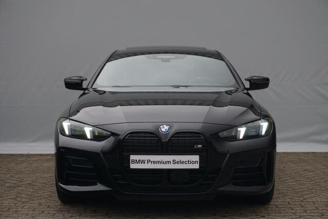 BMW 4-SERIE Coupé M440i xDrive M Sport Pro | Schuif-/kanteldak / Driving Assistant Professional / Head-up / Rondomzicht camera / Harman Kardon / Adaptief M onderstel / Comfort Pack