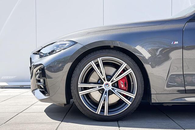 BMW 4-SERIE Coupé 430i High Executive M-Sport 19 Inch / Glazen Schuifdak / Stuur & Stoelverwarming / Getinte Ramen Achter / Dimmende Binnen & Buitenspiegel / Driving Prof / Harman Kardon