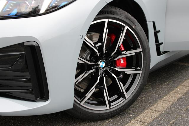 BMW 4-SERIE Gran Coupé 420i M Sport Automaat / Adaptieve LED / Achteruitrijcamera / Active Cruise Control / Stoelverwarming / Comfort Access