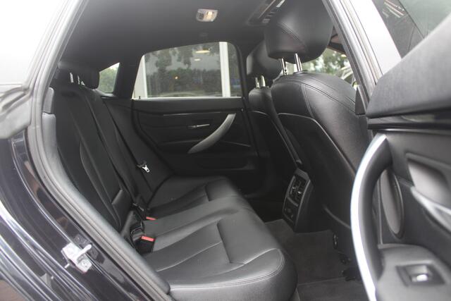 BMW 4-SERIE Gran Coupé 430i High Exe. M Sport / Schuifdak / Camera / Head-up / Harman Kardon / 19'' / Leder / Navigatie / Dodehoek / DAB / Stoelverwarming / Cruise Control
