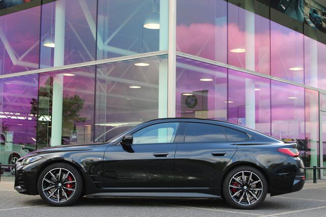 BMW 4-SERIE Gran Coupé 420i High Executive M Sport Automaat / Trekhaak / M Sportstoelen / Achteruitrijcamera / Stoelverwarming / Live Cockpit Professional / Stuurverwarming