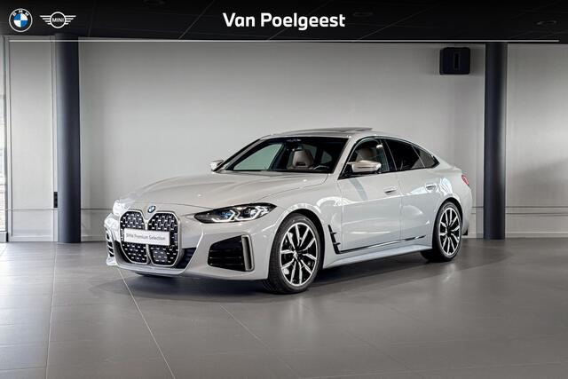 BMW 4-SERIE Gran Coupé M440i xDrive High Executive | M Sport | Glazen Schuif-/kanteldak | Stoelverwarming | Head-Up Display |