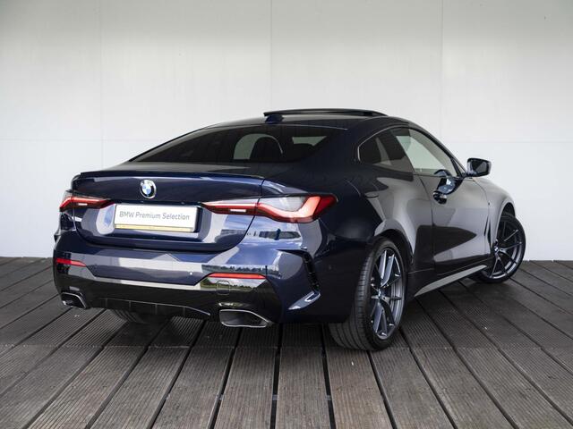BMW 4-SERIE Coupé M440i xDrive | High Executive | M Sportpakket | 19 inch | Adaptief M Onderstel | Glazen schuif-/kanteldak | Driving Assistent Professional | BMW Laserlight | Harman Kardon