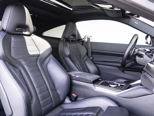 BMW 4-SERIE Coupé M440i xDrive | High Executive | M Sportpakket | 19 inch | Adaptief M Onderstel | Glazen schuif-/kanteldak | Driving Assistent Professional | BMW Laserlight | Harman Kardon