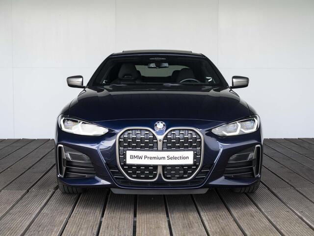 BMW 4-SERIE Coupé M440i xDrive | High Executive | M Sportpakket | 19 inch | Adaptief M Onderstel | Glazen schuif-/kanteldak | Driving Assistent Professional | BMW Laserlight | Harman Kardon