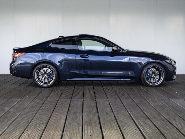 BMW 4-SERIE Coupé M440i xDrive | High Executive | M Sportpakket | 19 inch | Adaptief M Onderstel | Glazen schuif-/kanteldak | Driving Assistent Professional | BMW Laserlight | Harman Kardon