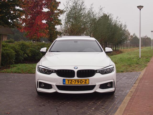 BMW 4-SERIE Gran Coupé 420i High Executive | M-Pakket | Panoramadak | Trekhaak | NL-Auto |