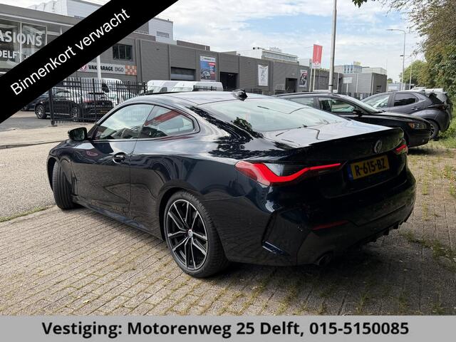 BMW 4-SERIE Coupé 420i High Executive M-Pakket GARANTIE TOT 07-2032! . PANORAMA-DAK . PARKEERSENSOREN VOOR & ACHTER . STOELVERWARMING . 1E EIGENAAR! .