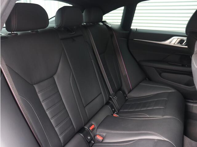 BMW 4-SERIE Gran Coupé 430i | High Executive | M Sportpakket Pro | Driving Assistant Prof. | Comfort Access | Achteruitrijcamera | HiFi | 20'' LMV