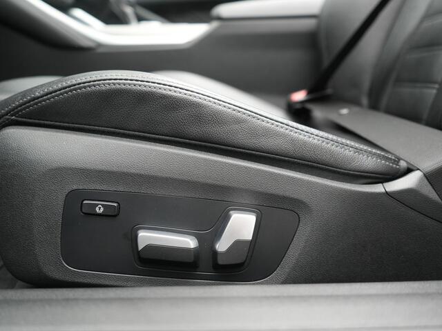 BMW 4-SERIE Cabrio 430i M Sport 245pk Dealer O.H. | Adaptief Onderstel | Nekverwarming | Camera | Lederen Sportstoelen Memory & Verwarmd | Hifi Audio | Sfeerverlichting | Stuur Verwarmd | 19"L.M | Blis | Apple Carplay | Navigatie | DAB |